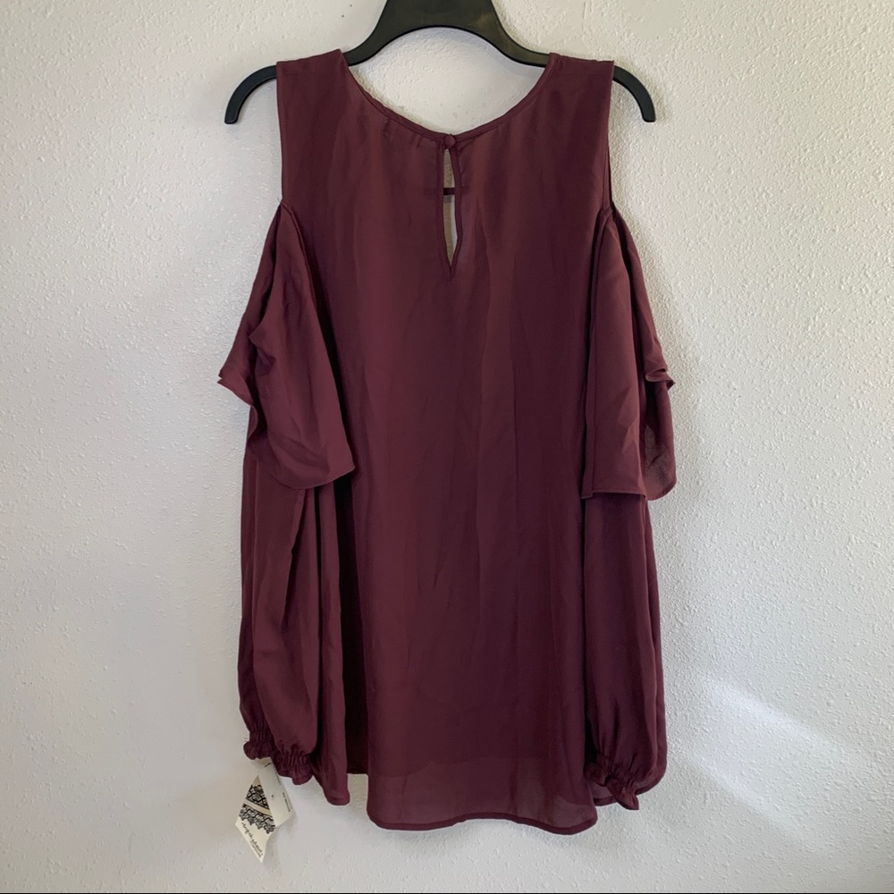 NWT Eyeshadow Lovestruck Cold Shoulder Top - Picture 3 of 6